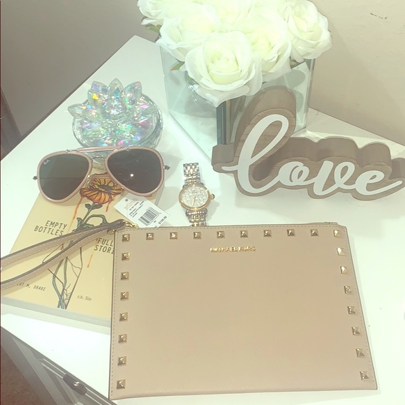 MICHAEL KORS JETSET TRAVEL STUDDED WRISTLET💞 - Picture 1 of 6